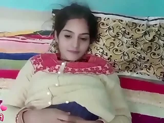 Leader sexy desi women fucked just about hotel by YouTube blogger, Indian desi girl was fucked her boyfriend